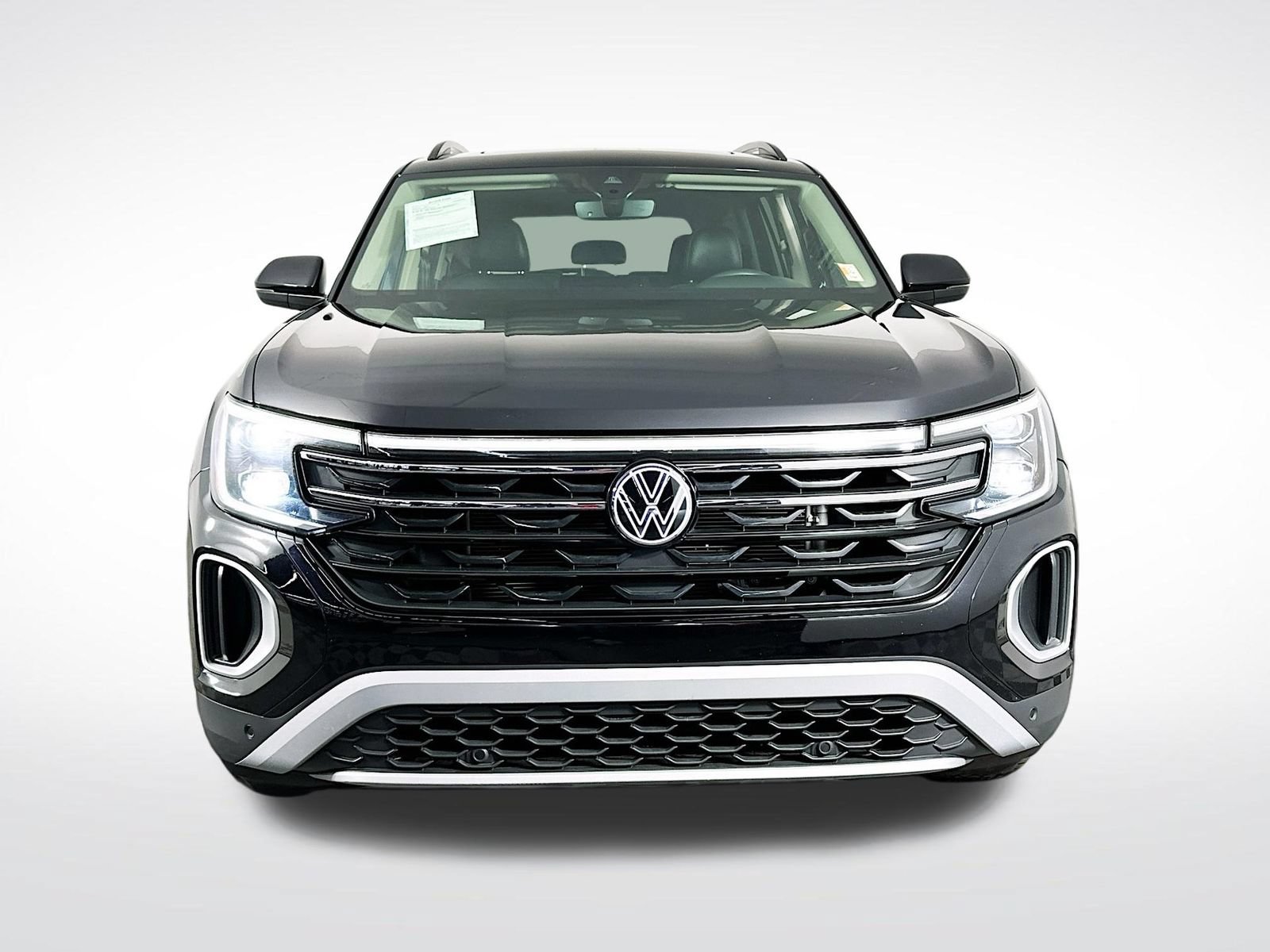 Used 2024 Volkswagen Atlas Peak Edition SE AWD/4WD image 2
