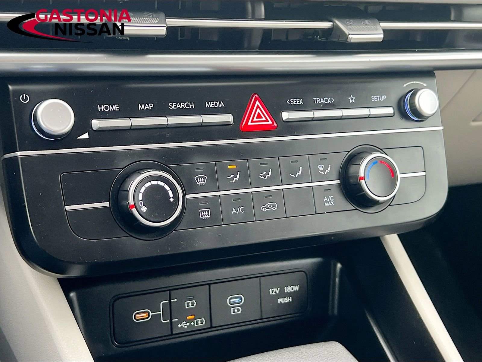 Used 2025 Hyundai Tucson SE image 21