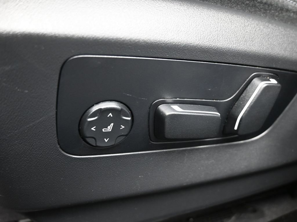 Used 2024 BMW 530i xDrive image 14