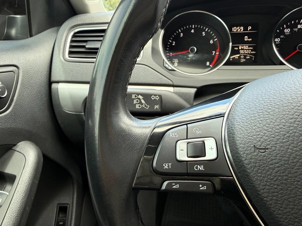 Used 2016 Volkswagen Jetta SE FWD image 23