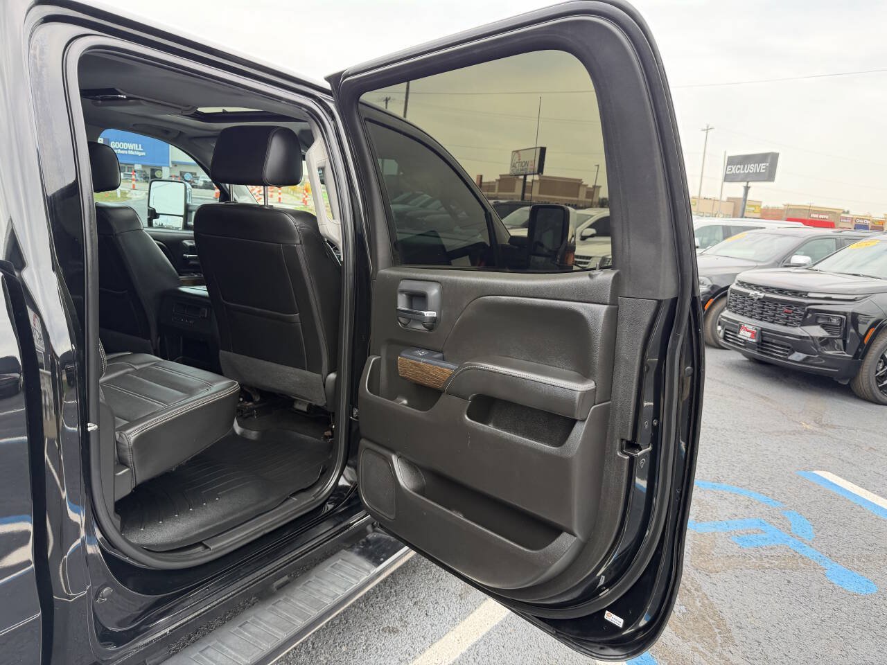 Used 2018 GMC Sierra 3500 Denali AWD/4WD image 48