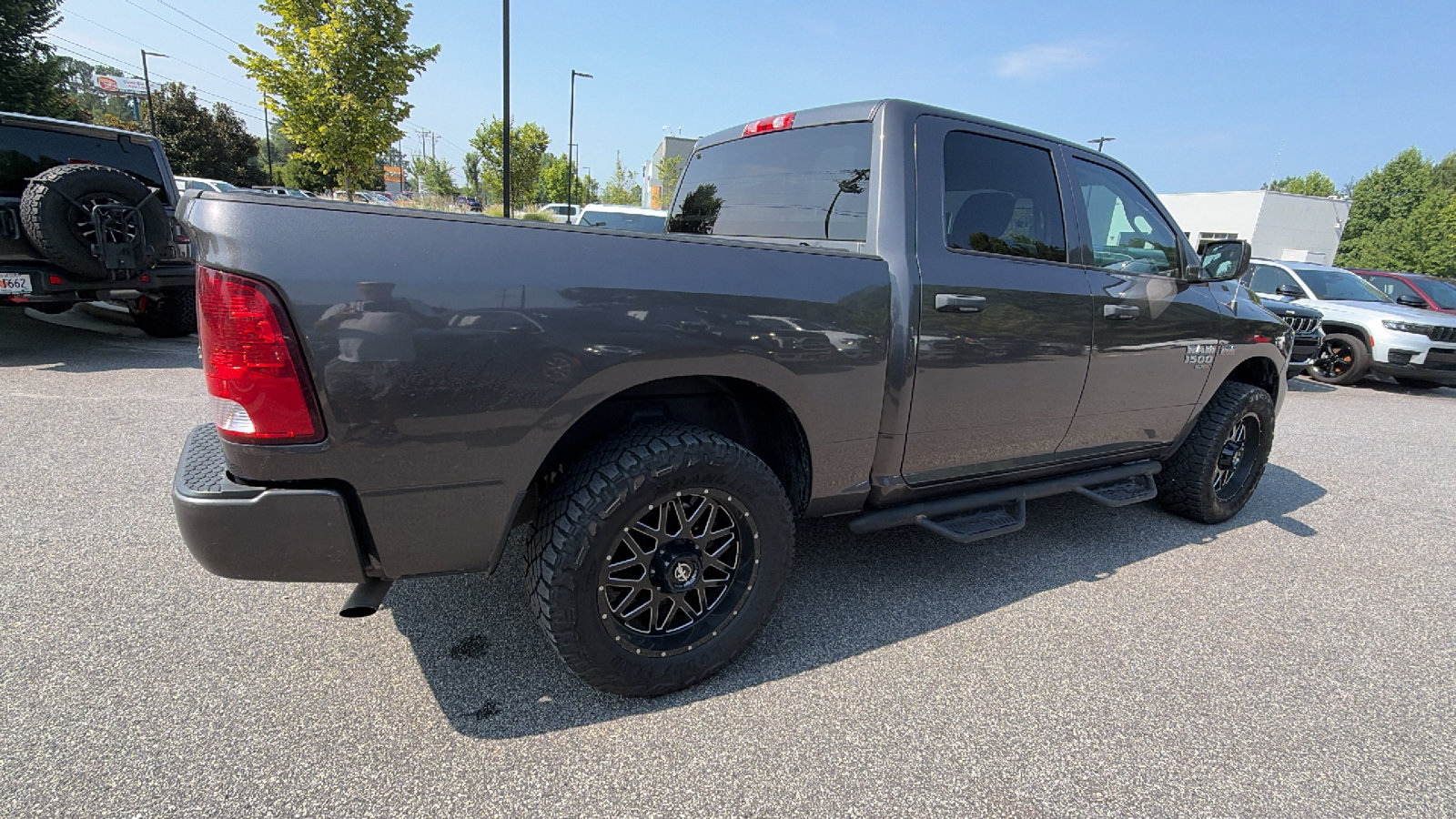 Used 2019 RAM 1500 Express AWD/4WD image 8