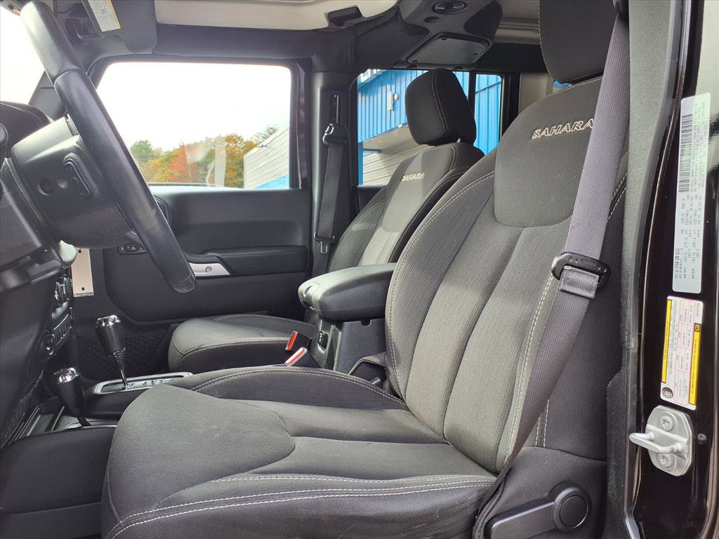 Used 2017 Jeep Wrangler Unlimited Sahara w/ Max Tow Package image 19