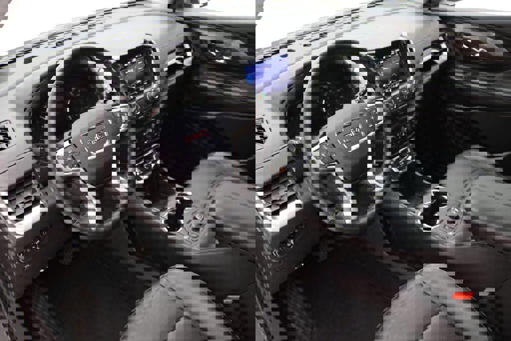 Used 2024 GMC Terrain SLT image 12