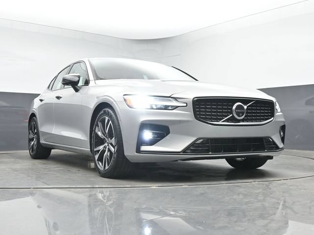 Used 2025 Volvo S60 B5 Plus AWD/4WD image 45