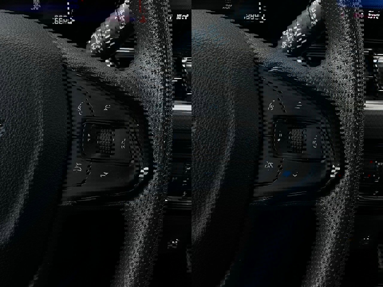 Used 2025 Chevrolet TrailBlazer LT image 32