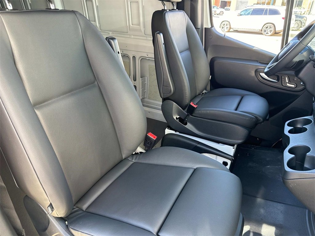 New 2025 Mercedes-Benz Sprinter 2500 image 13