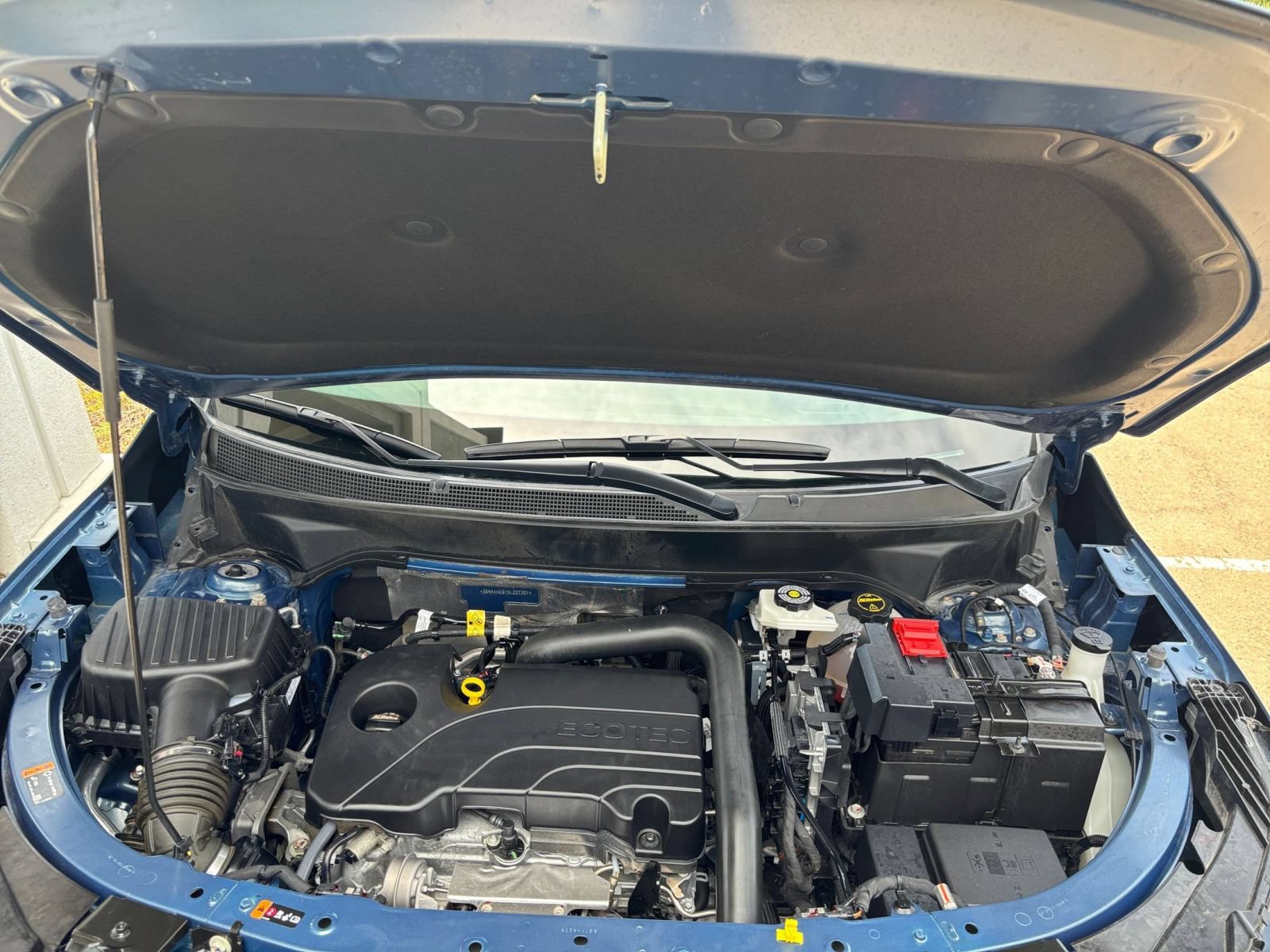 Used 2025 Chevrolet Equinox LT FWD image 33
