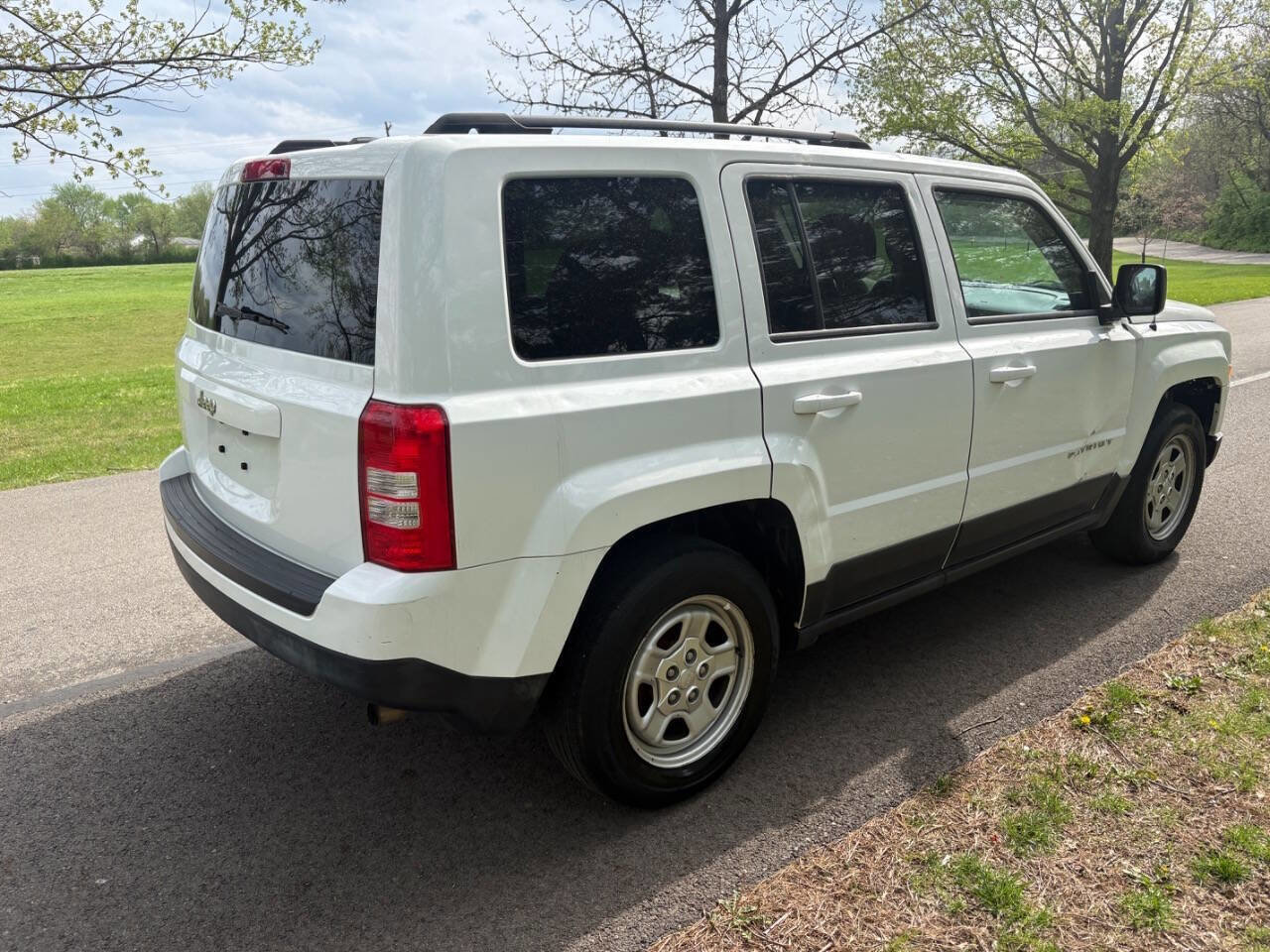 Used 2016 Jeep Patriot Sport w/ Power Value Group FWD image 8