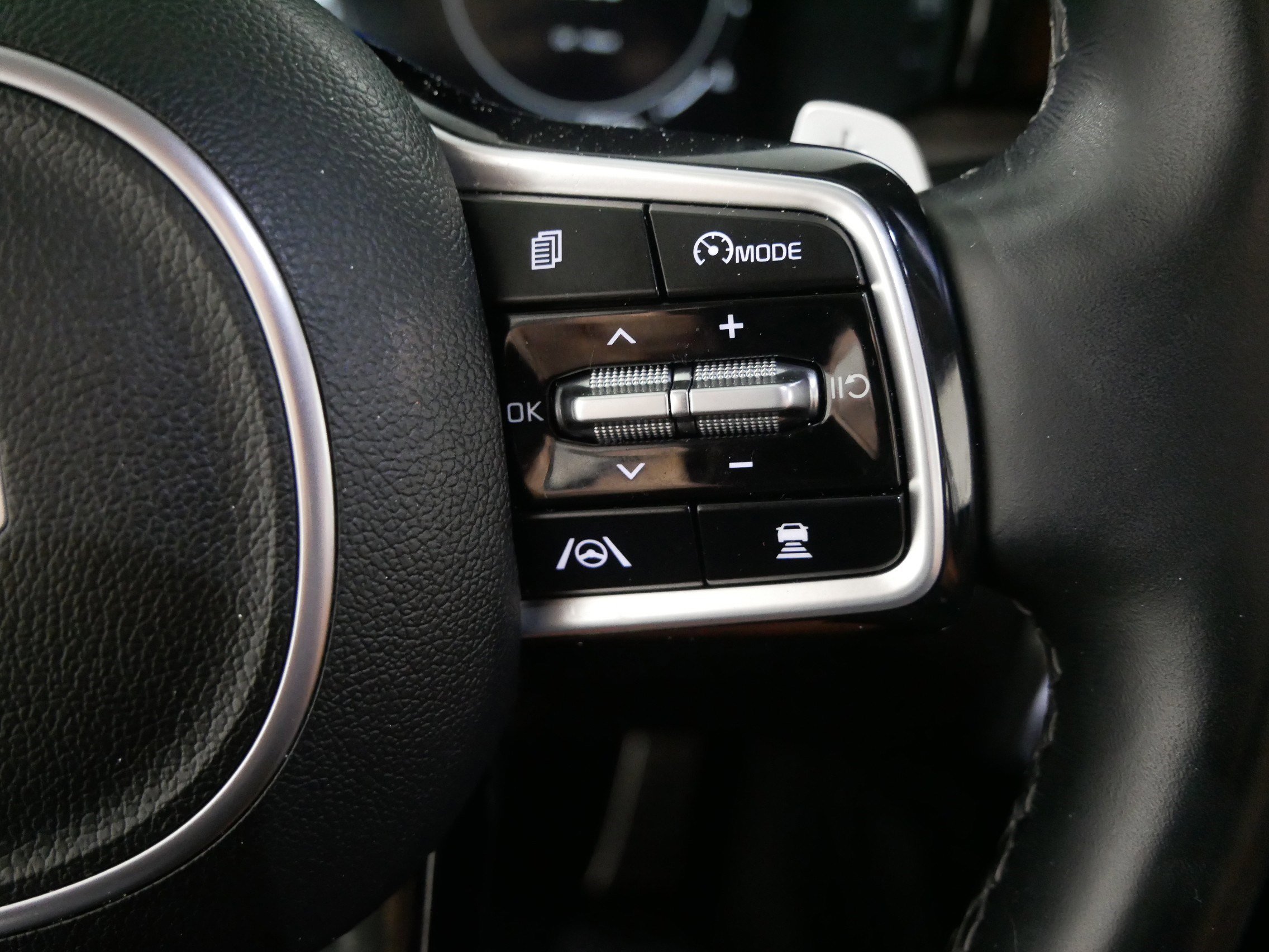 Used 2022 Kia Sorento SX Prestige w/ Rust Color Package image 28