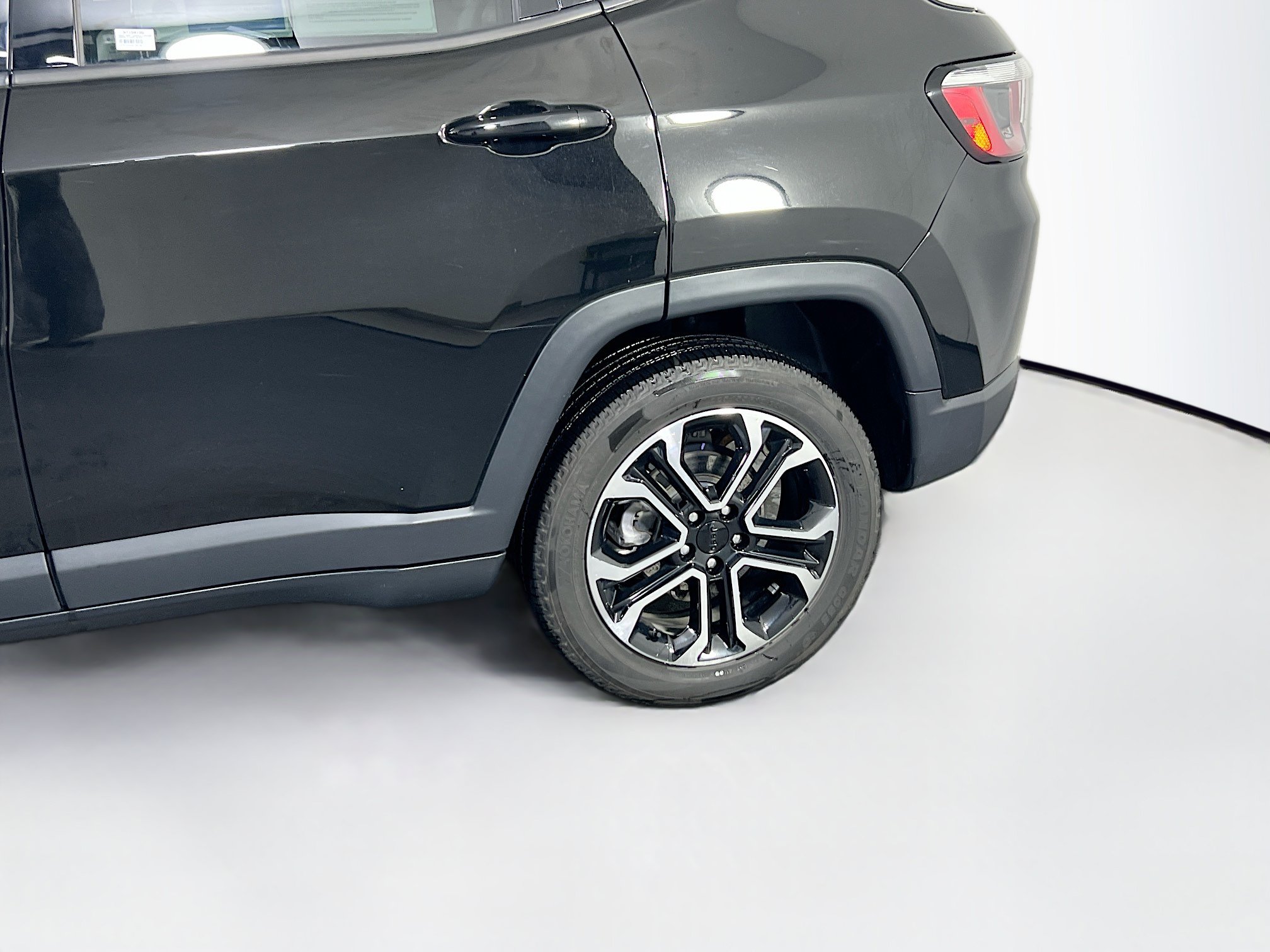 Used 2022 Jeep Compass Limited AWD/4WD image 28