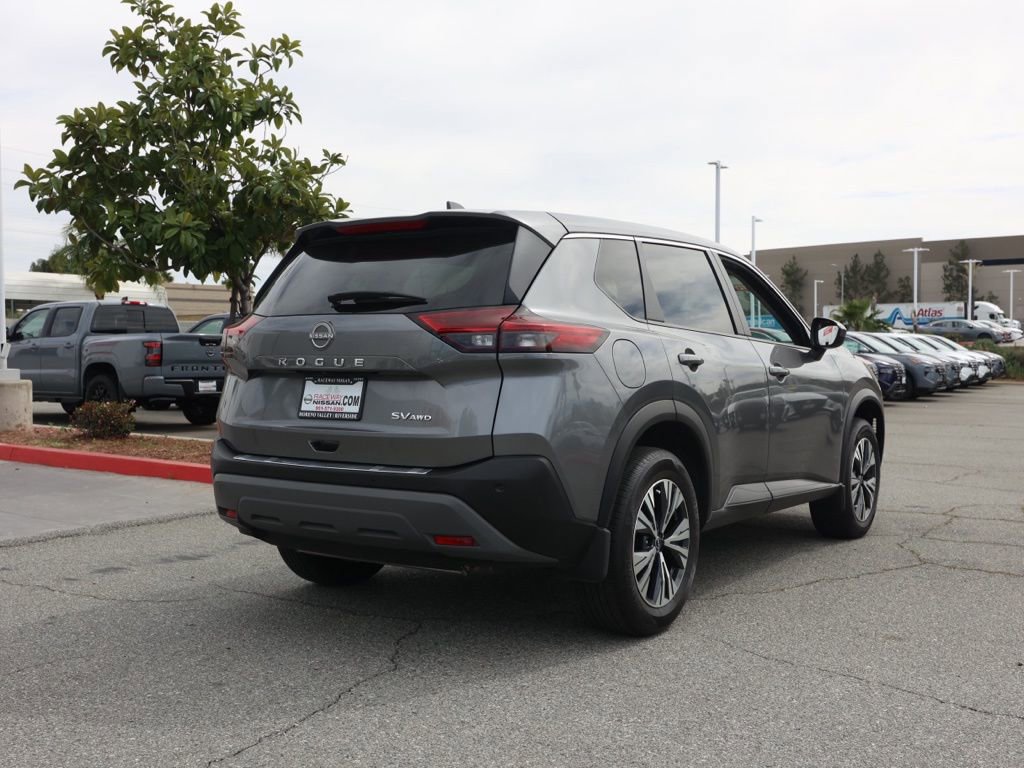 Used 2023 Nissan Rogue SV image 4