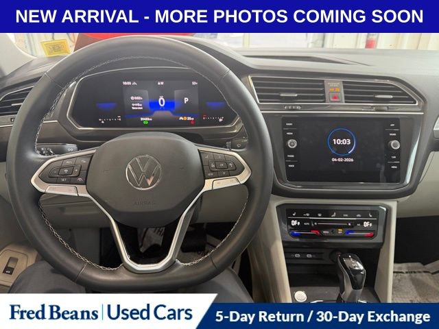 Used 2022 Volkswagen Tiguan SE w/ Panoramic Sunroof Package image 8