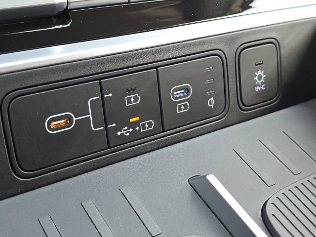 Used 2024 Hyundai Santa Fe Limited image 40