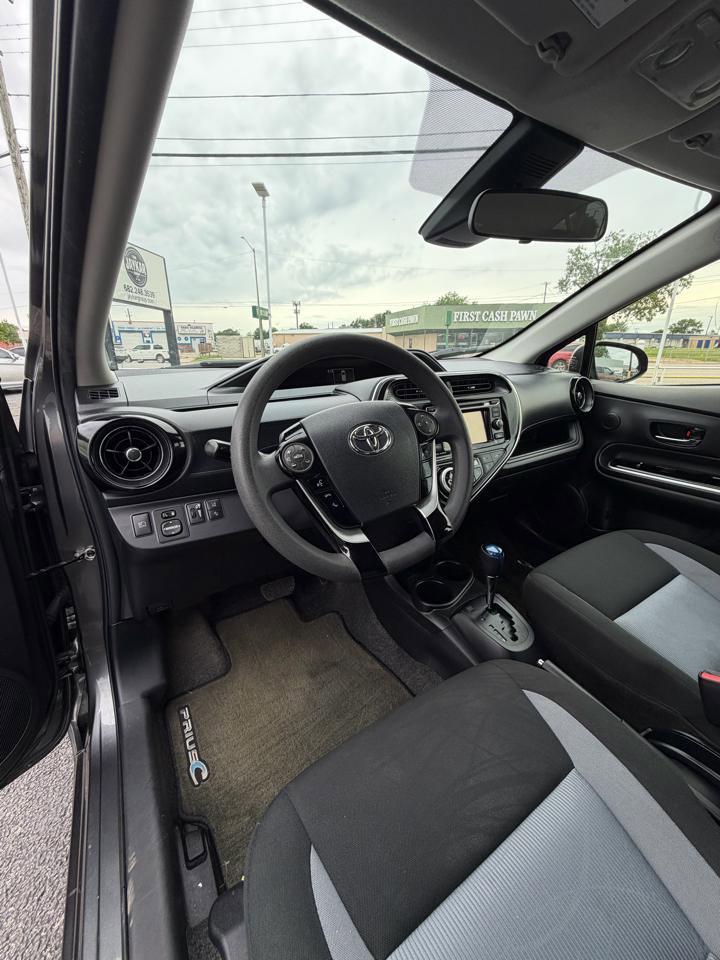 Used 2019 Toyota Prius C FWD image 9
