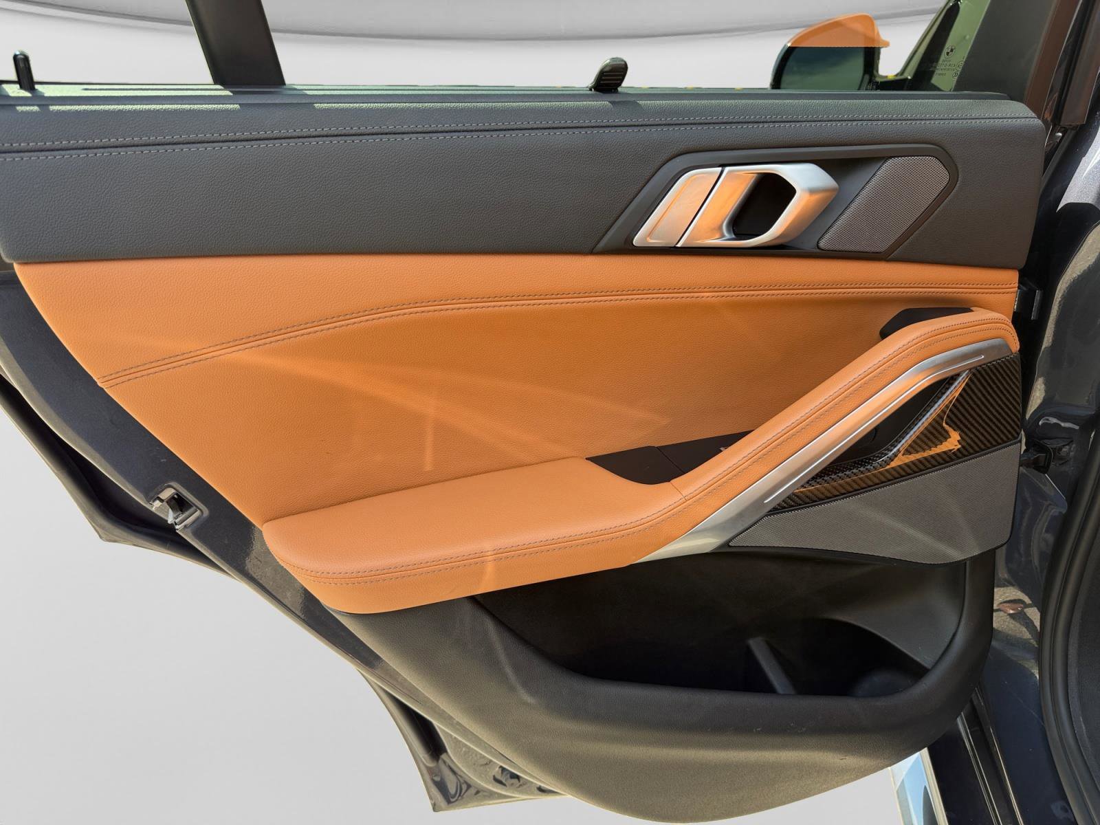 Used 2022 BMW X6 M50i w/ Executive Package AWD/4WD image 17