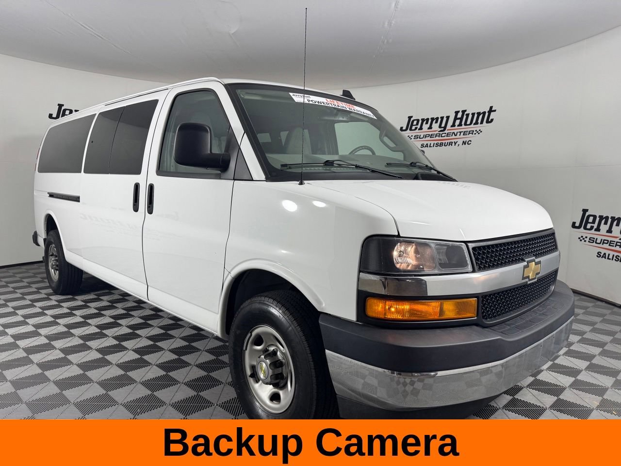 Used 2024 Chevrolet Express 3500 LT w/ LT Preferred Equipment Group RWD image 6
