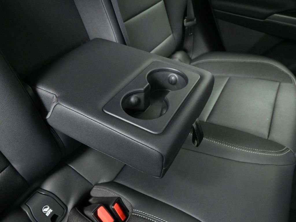 Used 2025 Chevrolet Equinox EV LT w/ Convenience Package image 19