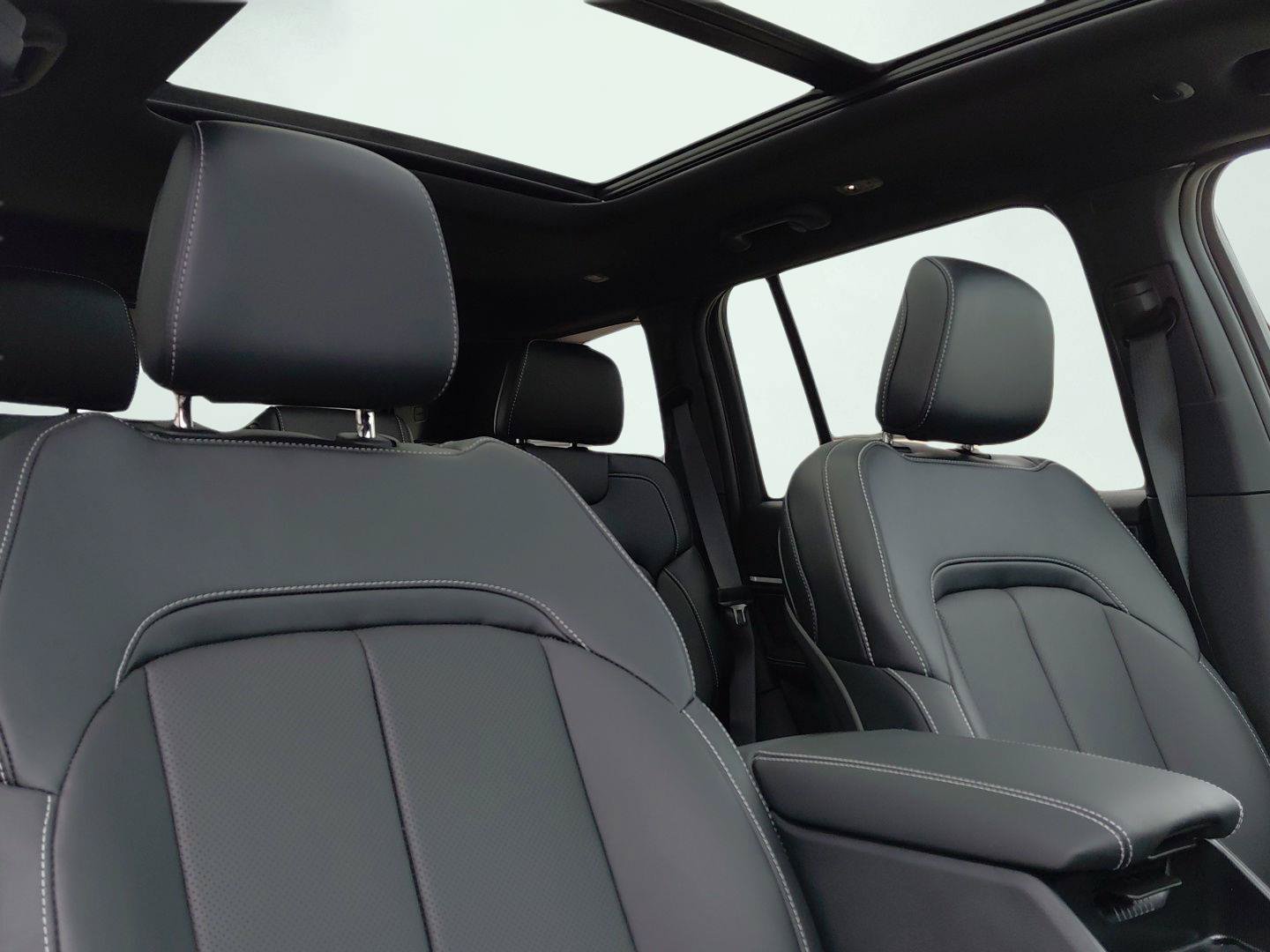 New 2026 Jeep Grand Cherokee Limited AWD/4WD image 11