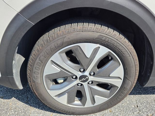 Used 2022 Kia Niro EX FWD image 8