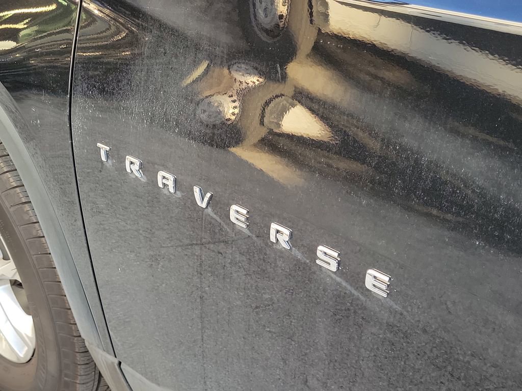 Used 2021 Chevrolet Traverse LS image 5
