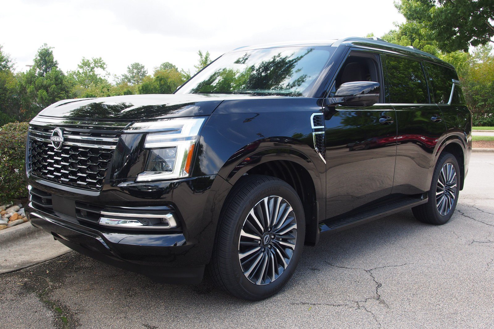 New 2026 Nissan Armada Platinum Reserve AWD/4WD image 3