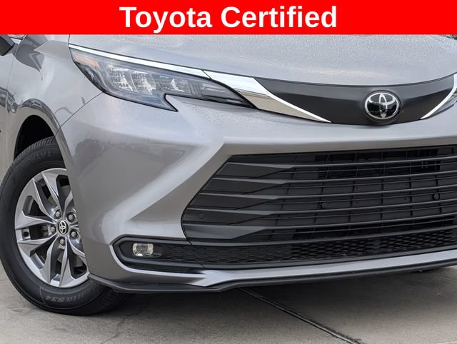 Certified 2026 Toyota Sienna XLE FWD image 3