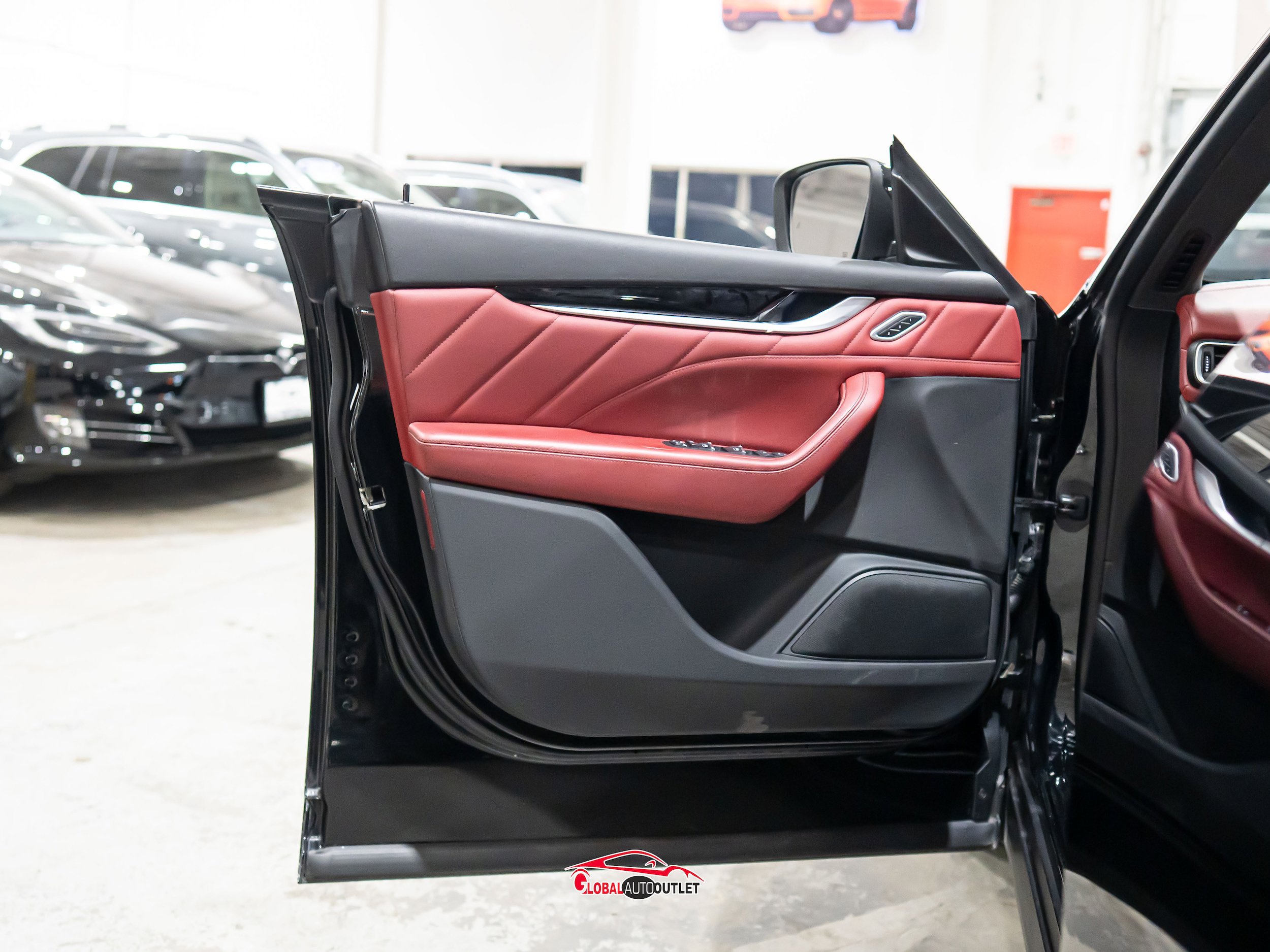 Used 2021 Maserati Levante S AWD/4WD image 40