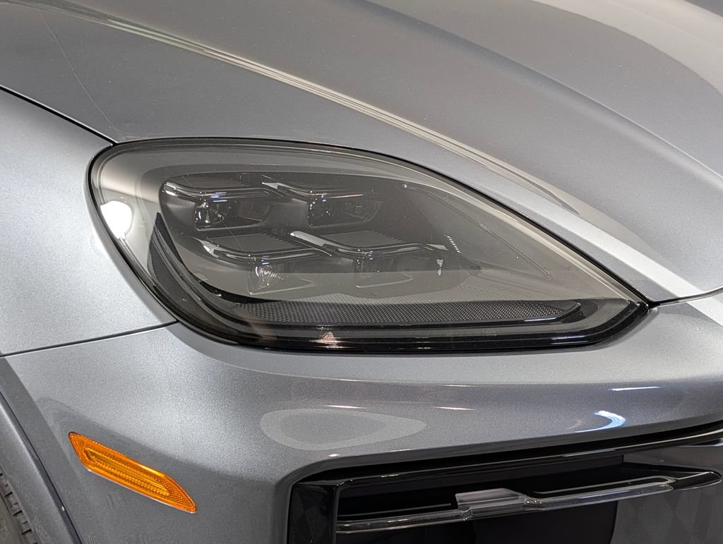 New 2026 Porsche Cayenne GTS AWD/4WD image 15