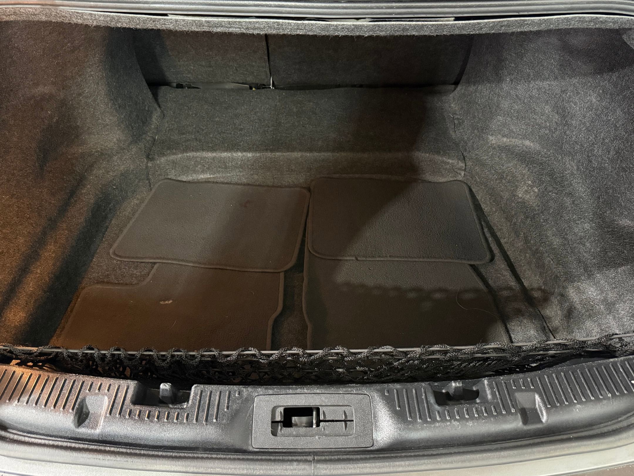 Used 2015 Ford Taurus Limited image 32