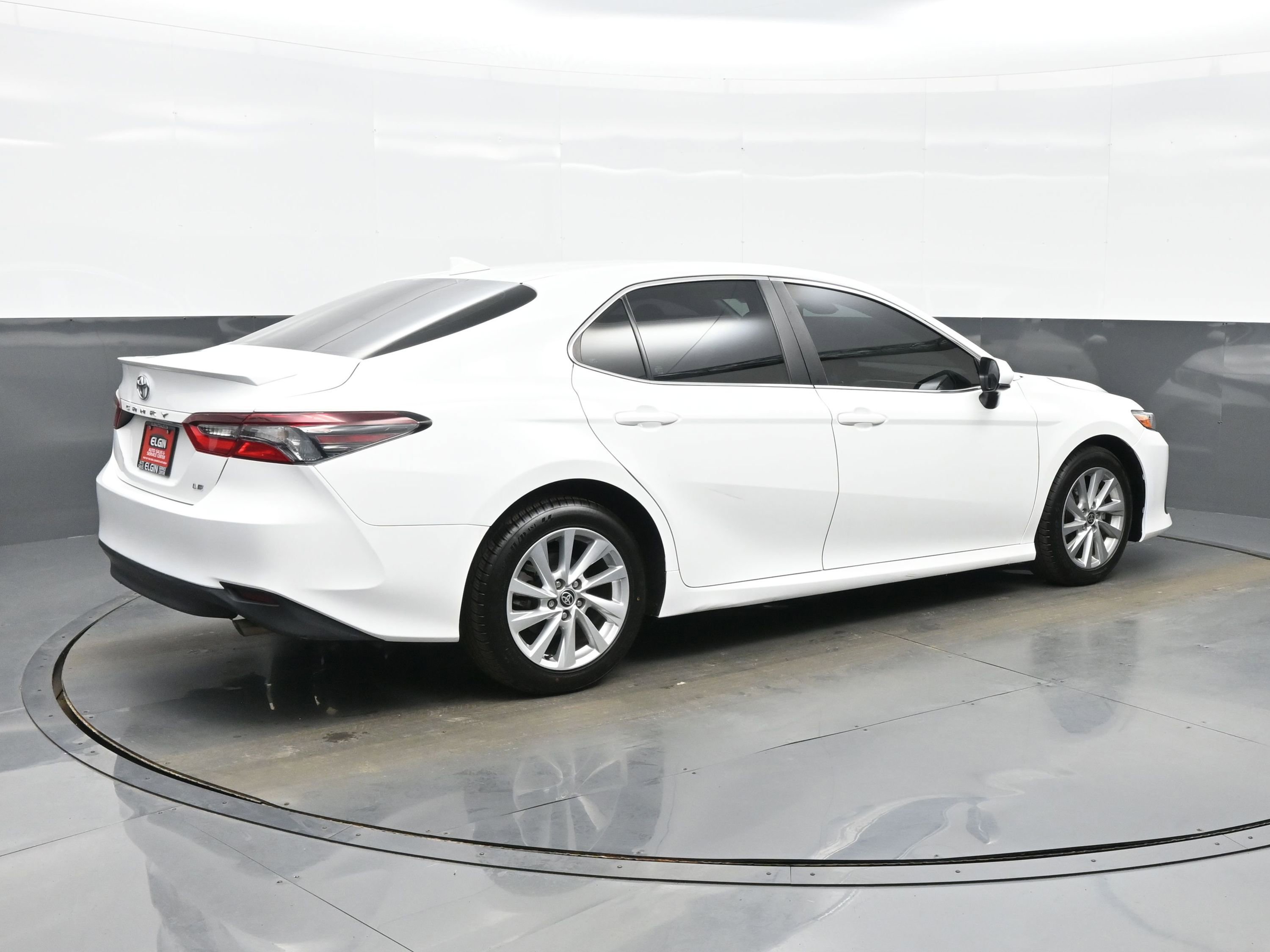 Used 2023 Toyota Camry LE image 6