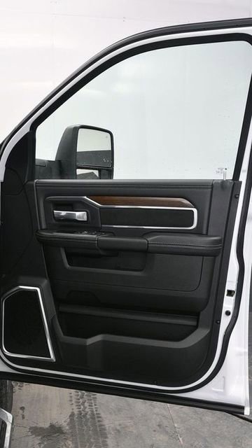 Used 2024 RAM 2500 Laramie image 9