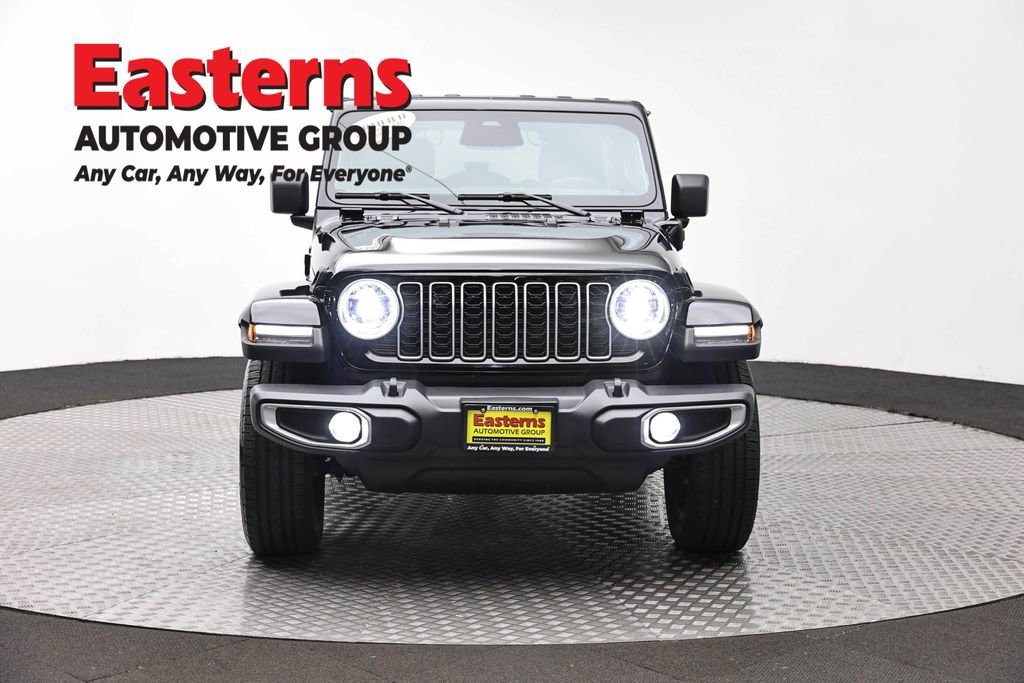 Used 2025 Jeep Wrangler Unlimited Sahara AWD/4WD image 2