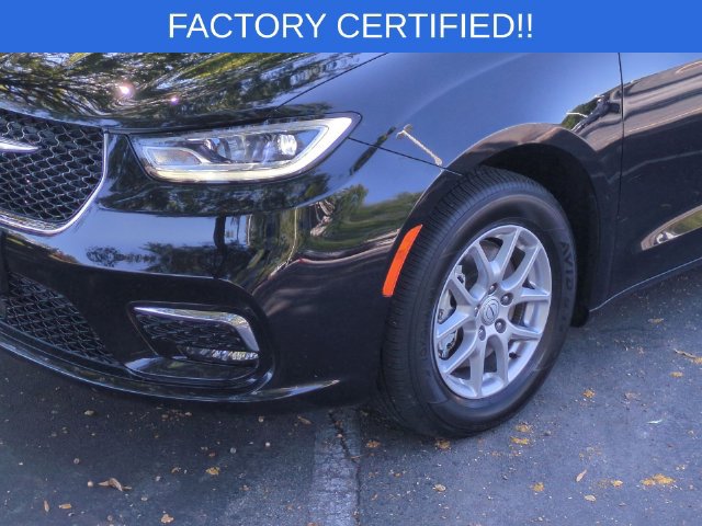 Certified 2026 Chrysler Pacifica Select FWD image 9