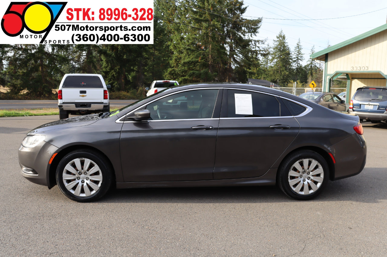 Used 2016 Chrysler 200 LX image 5