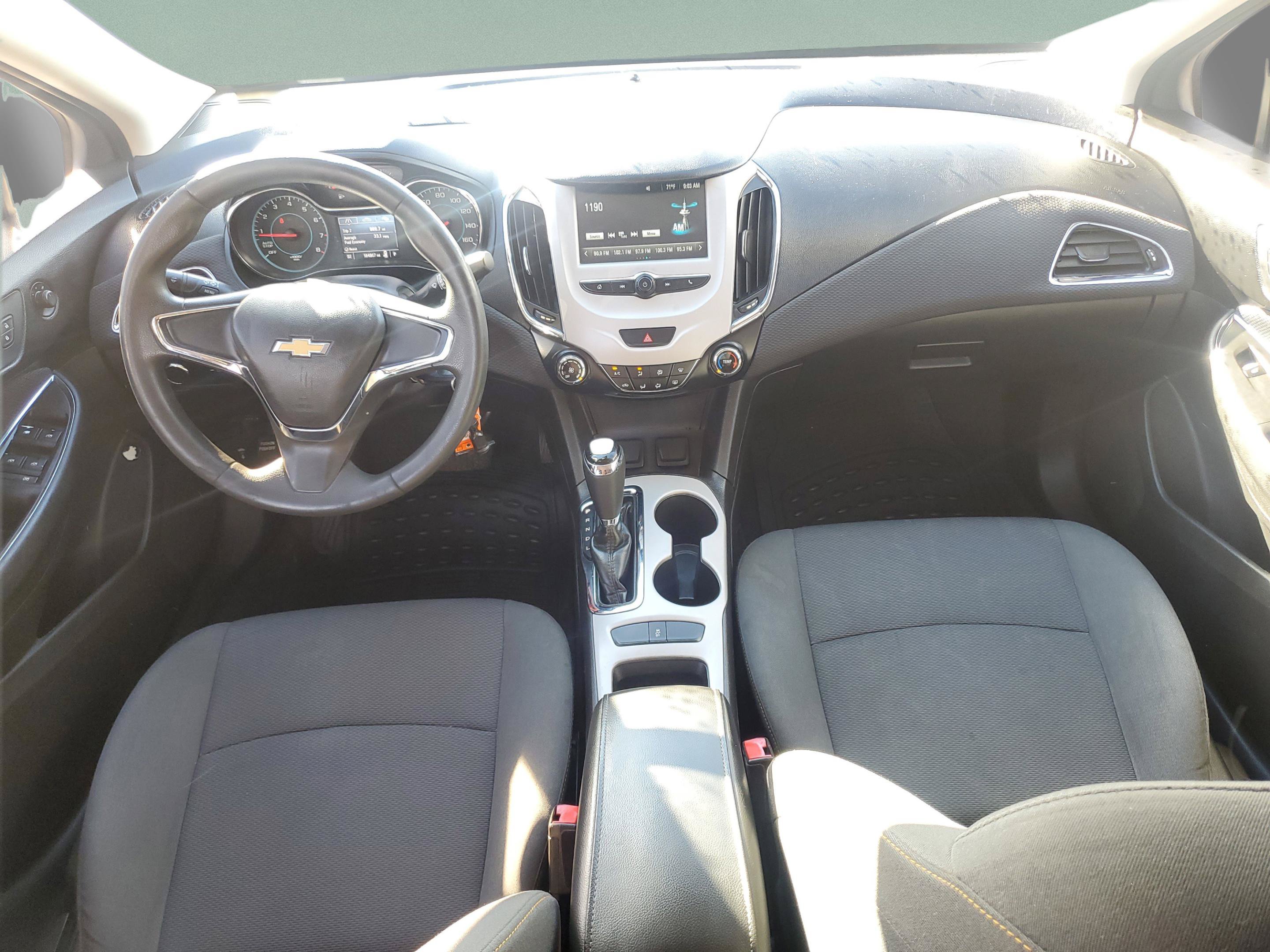 Used 2018 Chevrolet Cruze LS FWD image 10