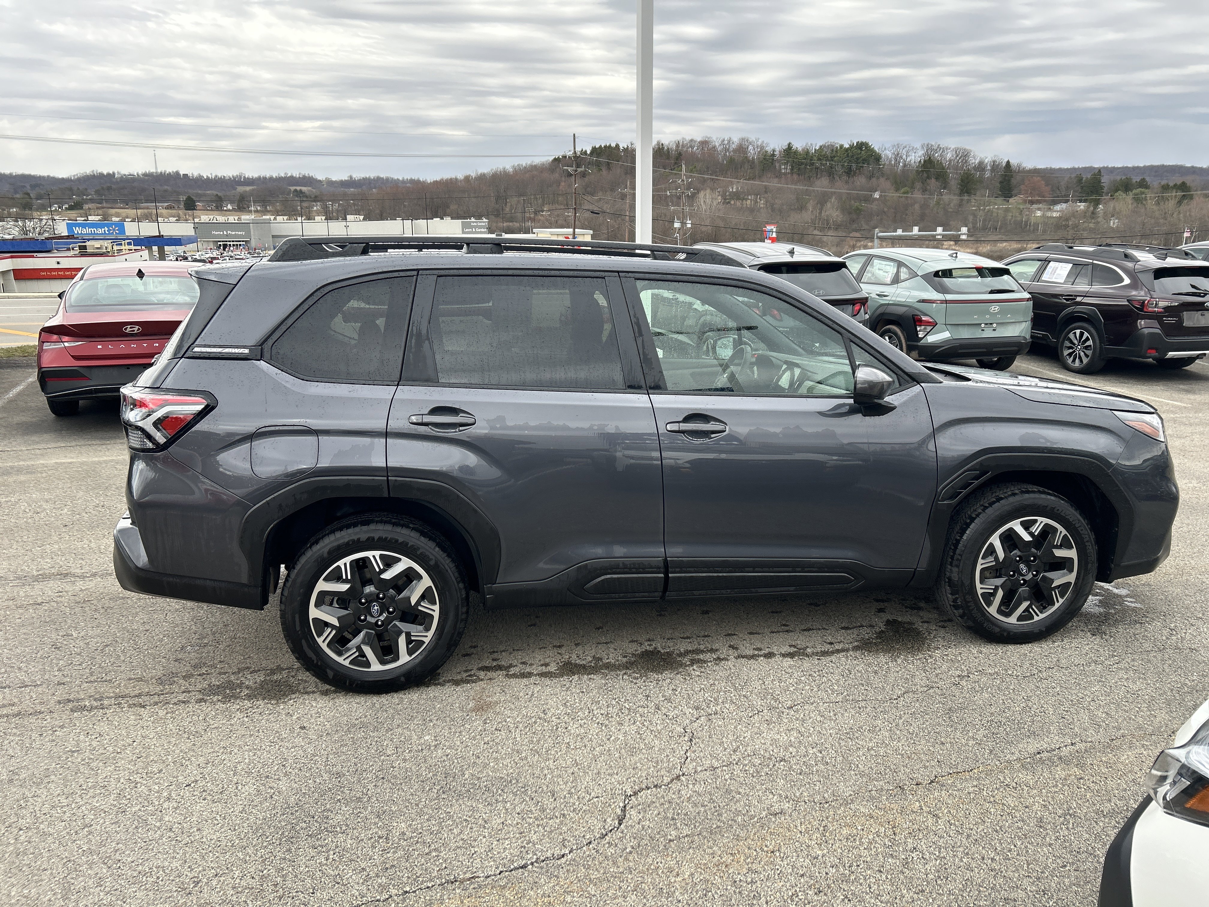 Used 2025 Subaru Forester Premium w/ Convenience Package #1 image 4