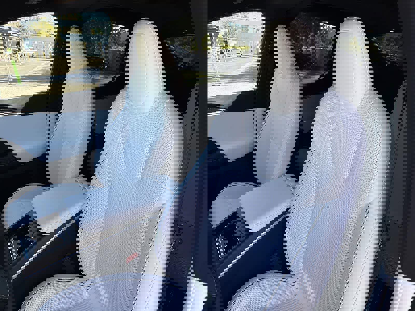 Used 2023 Tesla Model X Plaid image 27