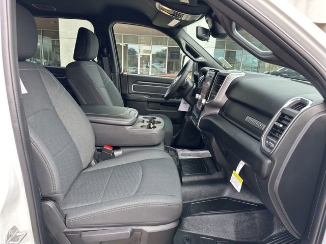 New 2026 RAM 3500 Big Horn AWD/4WD image 36