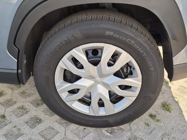 Used 2024 Toyota Corolla Cross L image 4