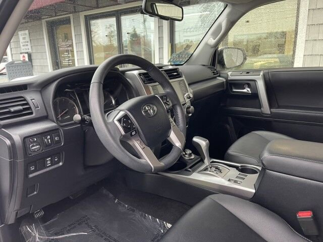 Used 2024 Toyota 4Runner TRD Sport w/ Technology Package image 9