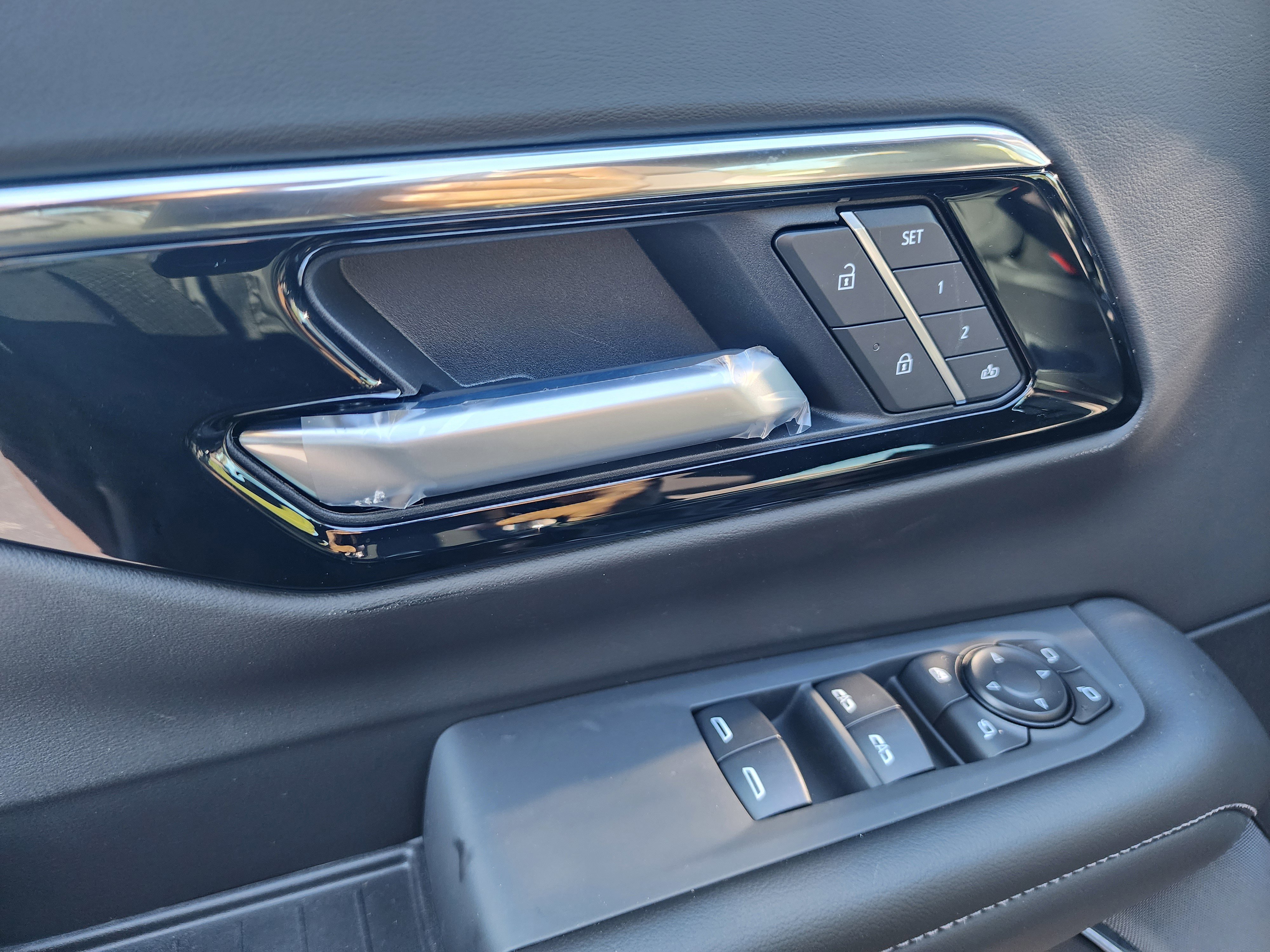 New 2026 Chevrolet Suburban Z71 w/ Comfort Package image 25