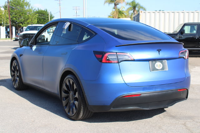Used 2023 Tesla Model Y Performance AWD/4WD image 3