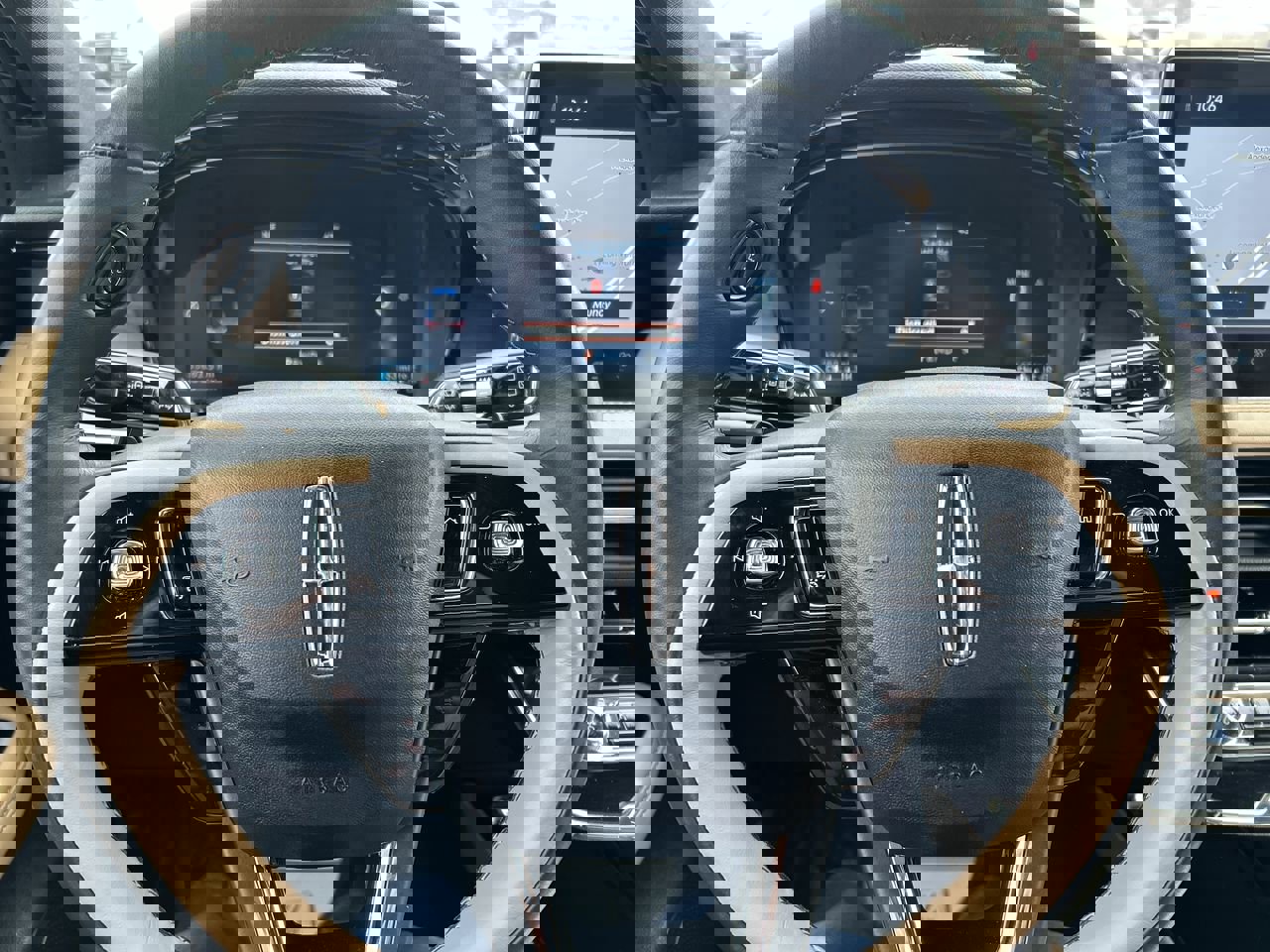 Used 2023 Lincoln Corsair Reserve w/ Equipment Group 201A image 25