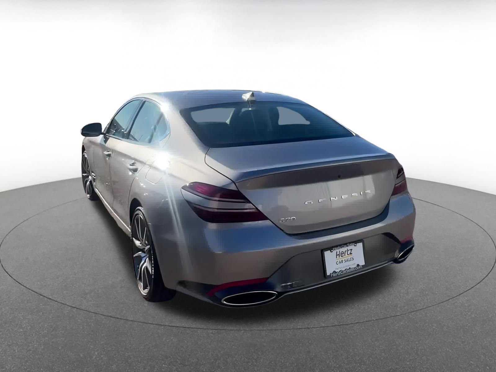 Used 2025 Genesis G70 2.5T image 11