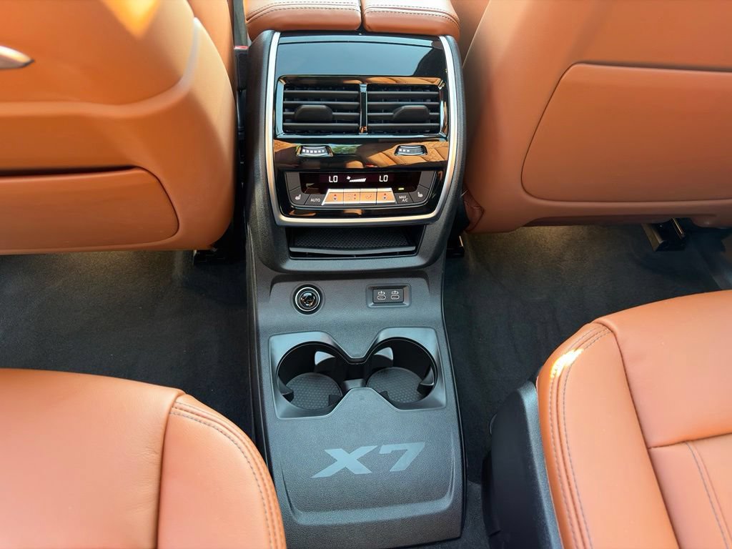 Certified 2027 BMW X7 xDrive40i w/ M Sport Package AWD/4WD image 23