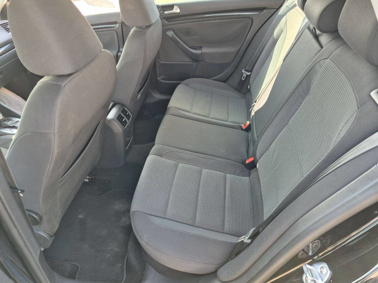 Used 2013 Volkswagen Jetta S image 14