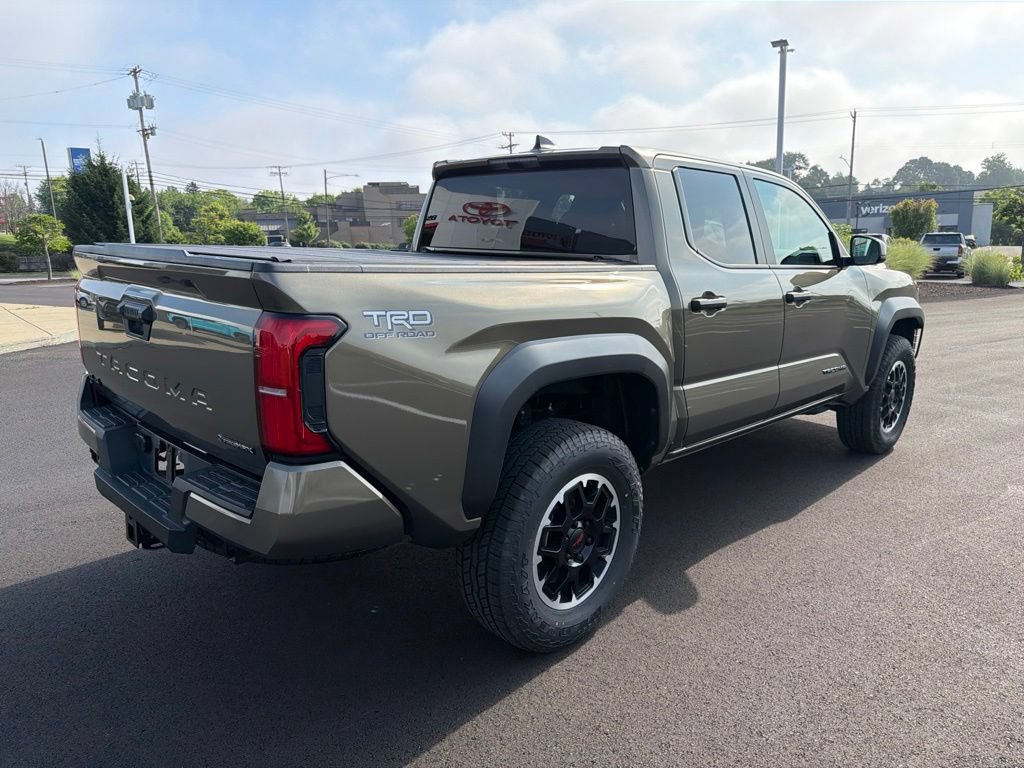 Certified 2026 Toyota Tacoma TRD Off-Road AWD/4WD image 2