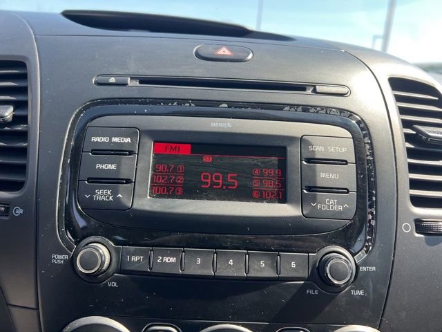 Used 2017 Kia Forte LX image 19