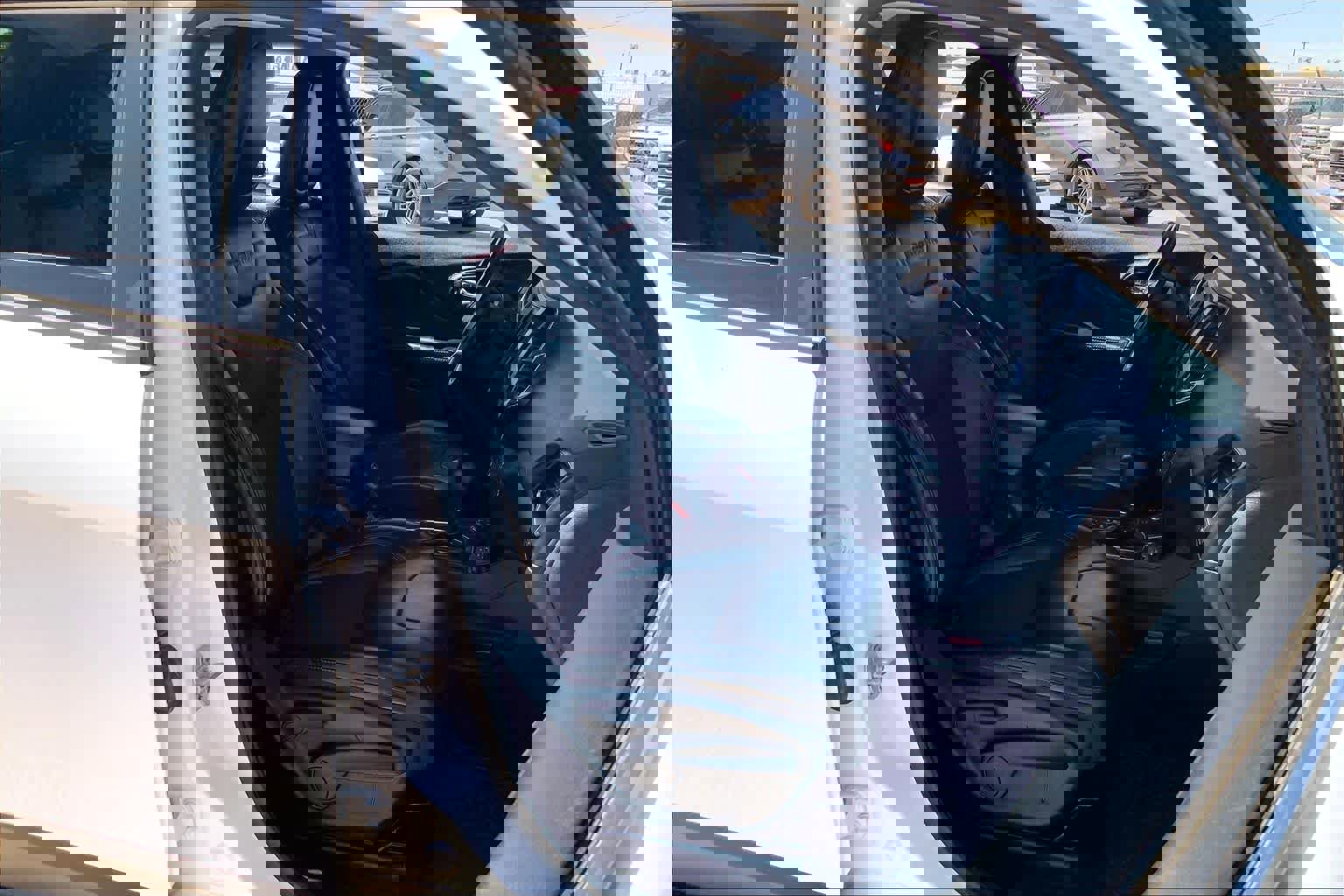 Used 2020 Jeep Cherokee Trailhawk AWD/4WD image 9